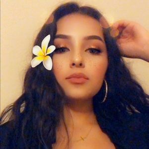 Meet your Posher, Janeth